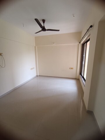 Room in 2 BHK Apartment at Hilla Orlem, Malad West – for Rent