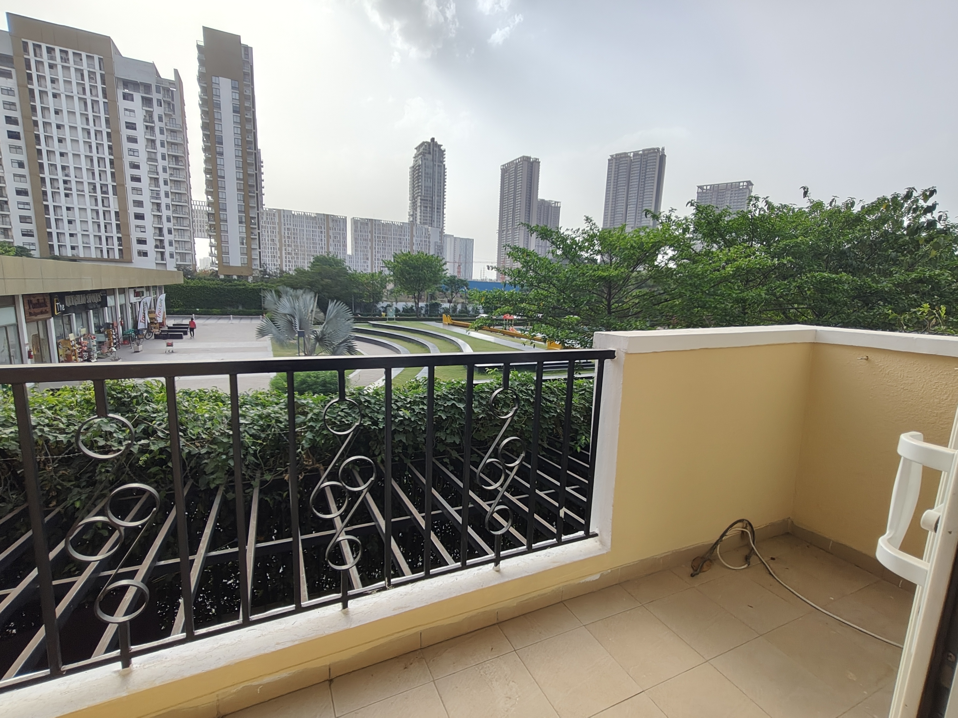 3 BHK + Extra Room Builder Floor For Rent in Emaar MGF Emerald Hills