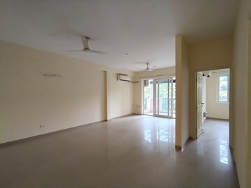 Room in 3 BHK Builder Floor at Emaar MGF Emerald Hills, Sector 65 – for Rent