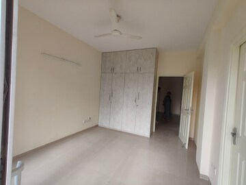 Room in 3 BHK Builder Floor at Emaar MGF Emerald Hills, Sector 65 – for Rent