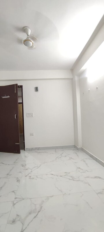2 BHK Builder Floor For Rent in Paryavaran Complex