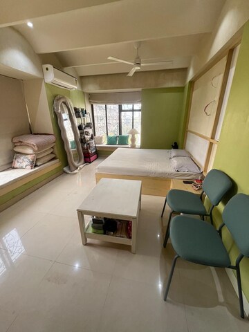 Team Area in 2 BHK Apartment at Bharati Niwas, Santacruz West – for Sale