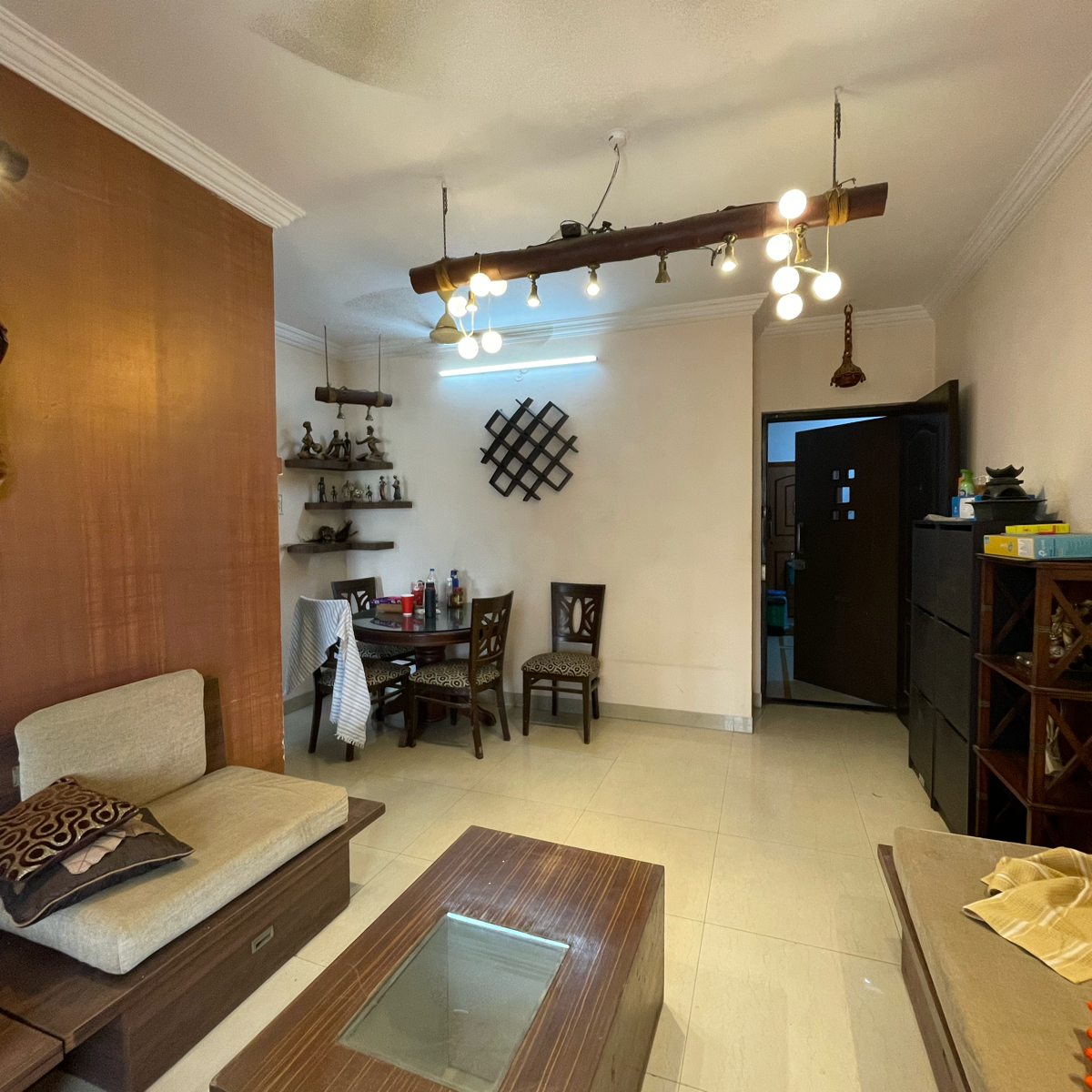 2 BHK Apartment For Rent in Swapnalok Towers
