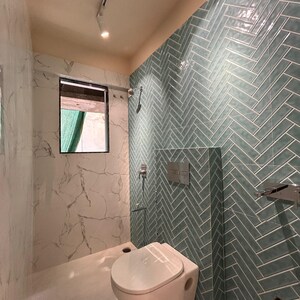 Bathroom in 1 BHK Apartment at Sunflower Apartment Mulund East, Lic Housing Colony – for Sale