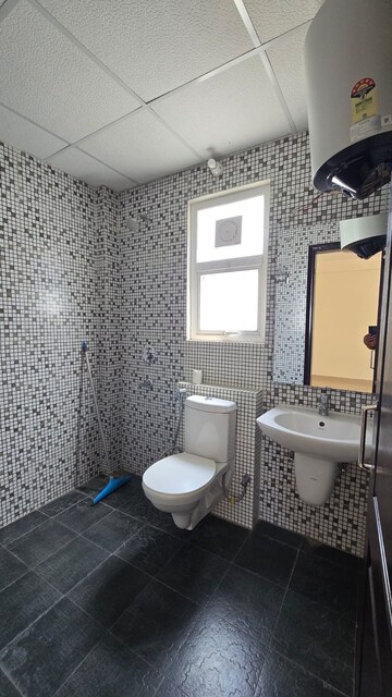 Master Bedroom in 4 BHK Apartment at Omaxe Silver Birch, North Mullanpur – for Rent