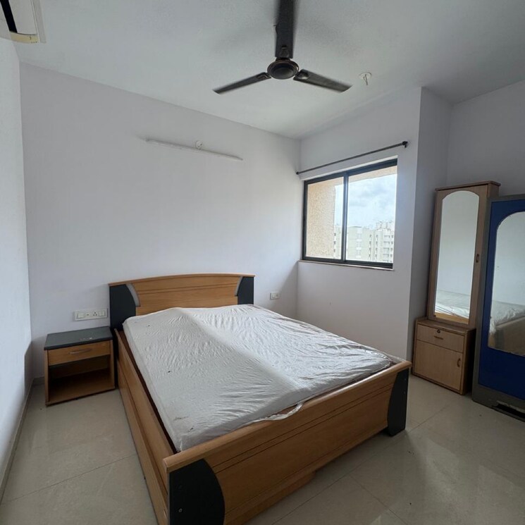 Bedroom, lodha-downtown 2.5 Bedroom 710 Sq.Ft. Apartment In Taloja Bypass Road Thane 8800905