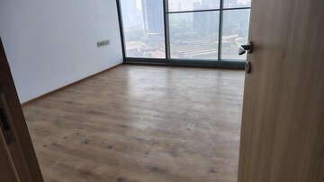 Room in 4 BHK Apartment at Rustomjee Crown, Prabhadevi – for Rent