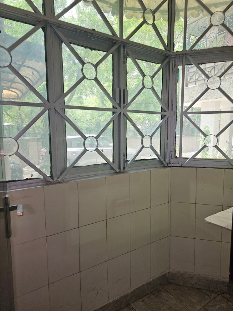 Attached Bathroom, sector 23 dwarka 3 Bedroom 1600 Sq.Ft. Apartment In Sector 23 Dwarka Delhi 8800933