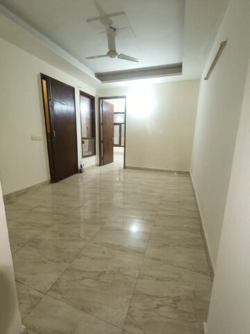 Room in 2 BHK Builder Floor at Paryavaran Complex – for Rent