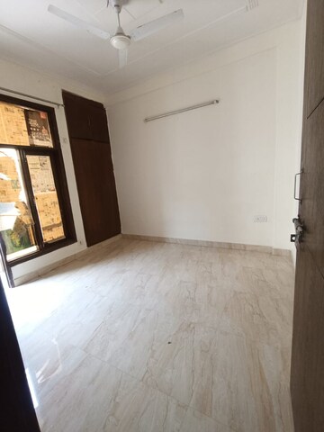2 BHK Builder Floor For Rent in Paryavaran Complex