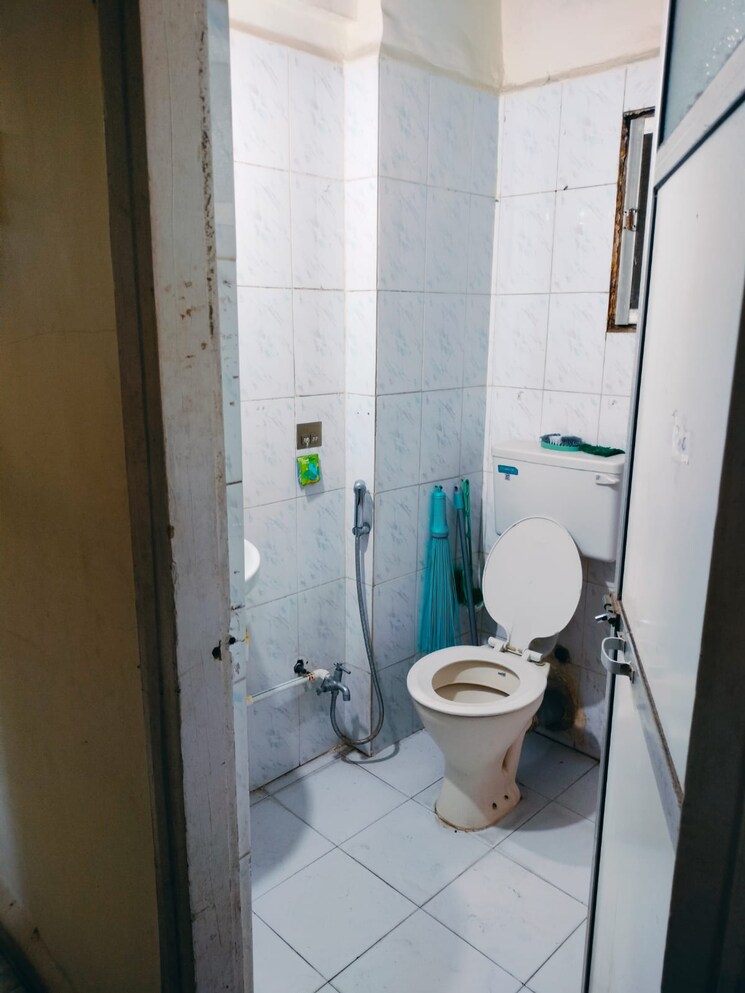 Bathroom, rutu-enclave 2 Bedroom 850 Sq.Ft. Apartment In Kasarvadavali Thane 8800926