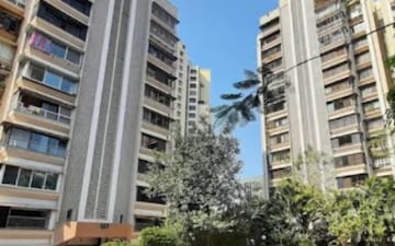 2 BHK Apartment For Rent in Deluxe House, Andheri West
