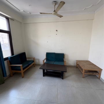 Living Room in 2 BHK Apartment at Ansal Plaza Gurgaon, Palam Vihar – for Rent
