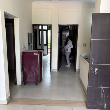 Living Room in 2 BHK Apartment at Ansal Plaza Gurgaon, Palam Vihar – for Rent