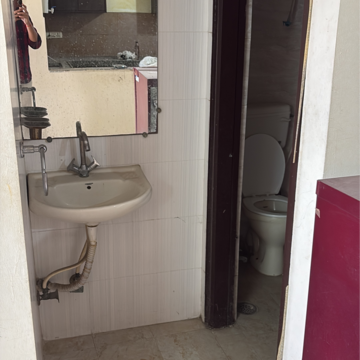 Bathroom in 2 BHK Apartment at Ansal Plaza Gurgaon, Palam Vihar – for Rent