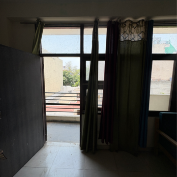 Room in 2 BHK Apartment at Ansal Plaza Gurgaon, Palam Vihar – for Rent
