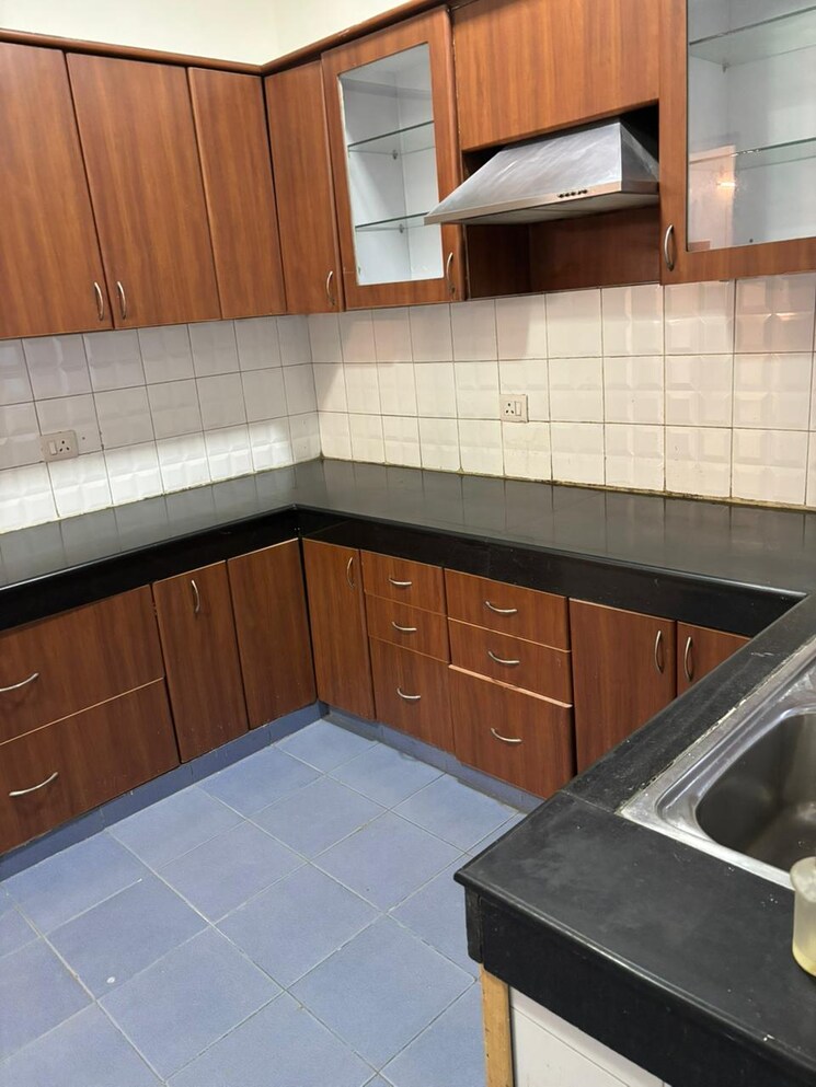 Kitchen, nirvana-courtyard 3.5 Bedroom 3000 Sq.Ft. Villa In Sector 50 Gurgaon 8800941