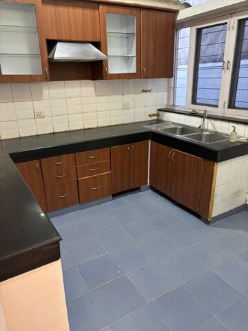 Kitchen in 3.5 BHK Villa at Nirvana Courtyard, Sector 50 – for Rent