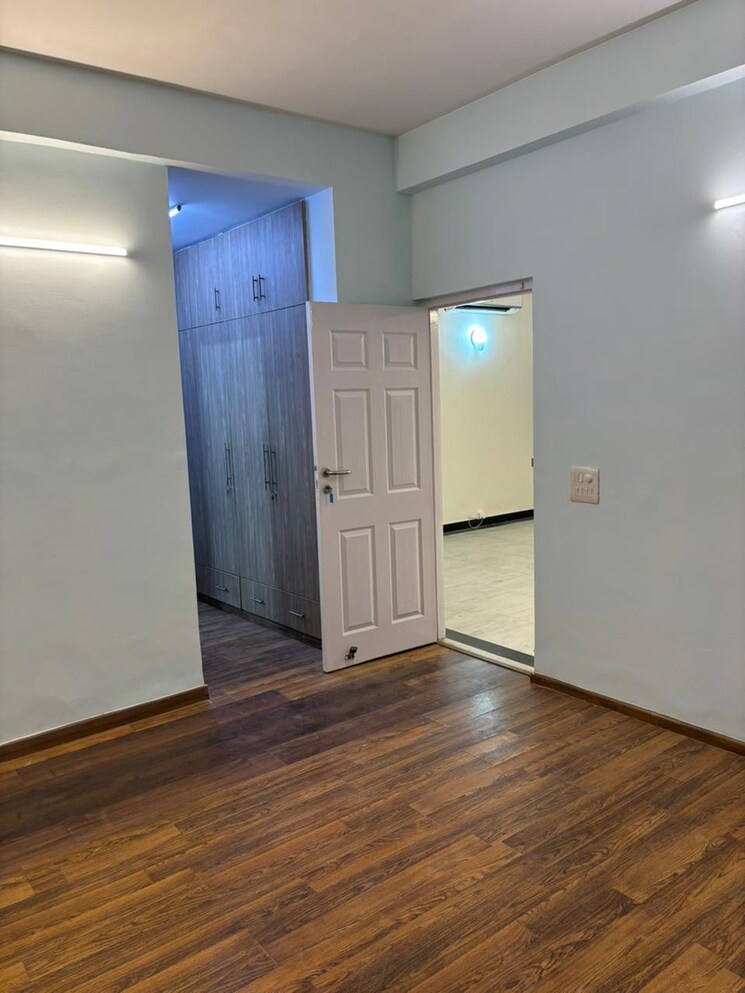 Room, nirvana-courtyard 3.5 Bedroom 3000 Sq.Ft. Villa In Sector 50 Gurgaon 8800941