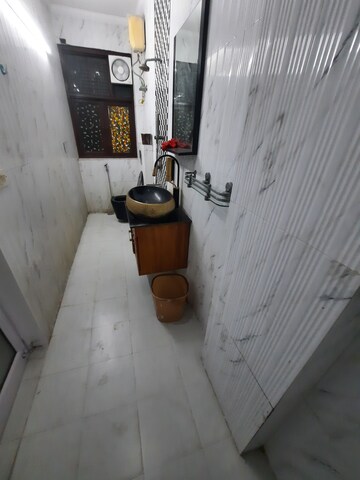 Parking in 1.5 BHK Builder Floor at Malviya Nagar – for Rent