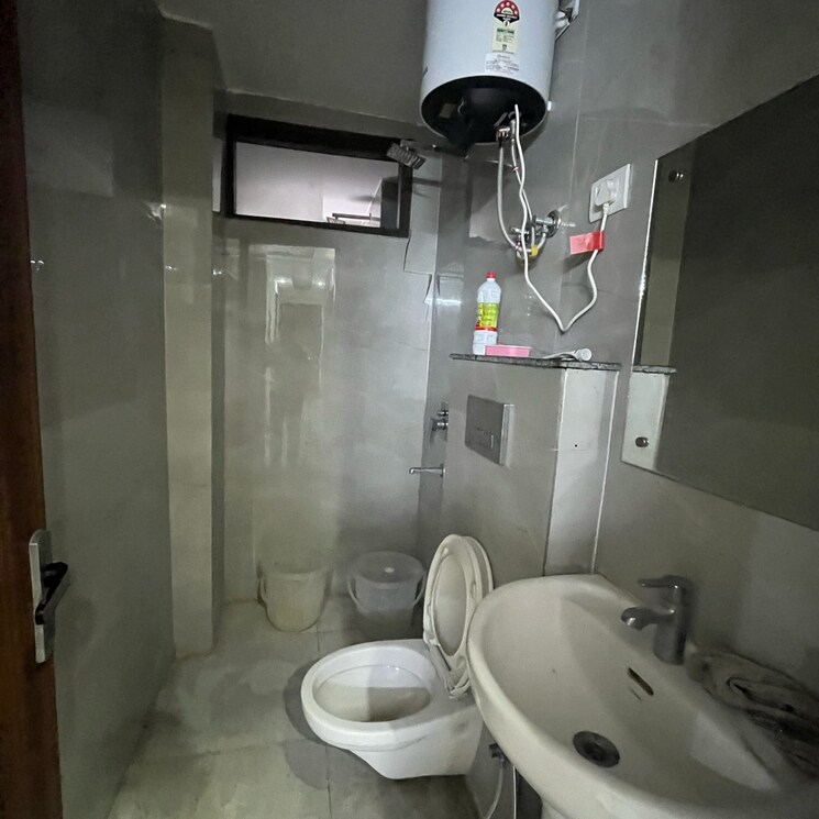 Bathroom, chattarpur 2 Bedroom 850 Sq.Ft. Builder Floor In Chattarpur Delhi 8800948