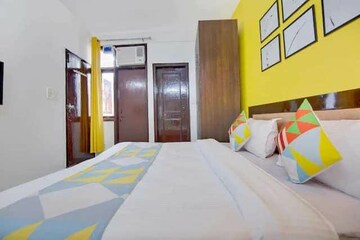 Bedroom in 2 BHK Builder Floor at Kishangarh – for Rent