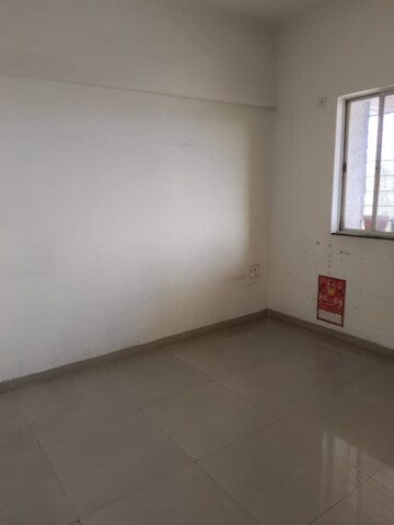 Room in 2 BHK Apartment at Aishwaryam Ventures, Pimpri Chinchwad Pcmc – for Rent