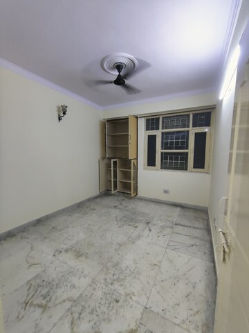 Room in 2 BHK Apartment at Gaurs Galaxy, Vaishali Sector 5 – for Rent