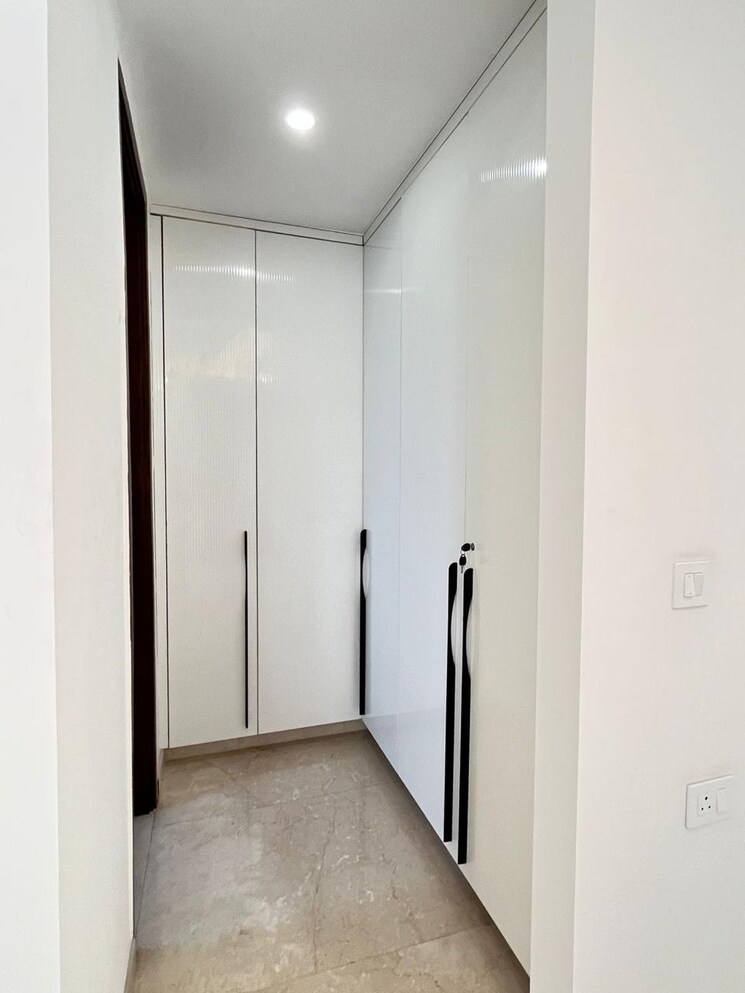 Room, sukhdev vihar 4 Bedroom 400 Sq.Yd. Builder Floor In Sukhdev Vihar Delhi 8800954