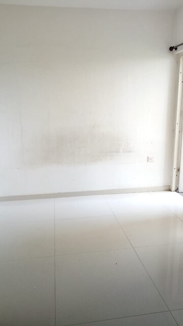 Room in 2 BHK Apartment at Essen Aishwaryam Comfort Phase-I, Akurdi – for Rent
