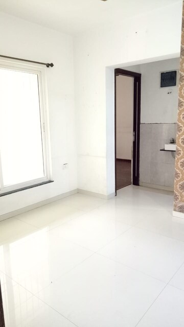 Room in 2 BHK Apartment at Essen Aishwaryam Comfort Phase-I, Akurdi – for Rent