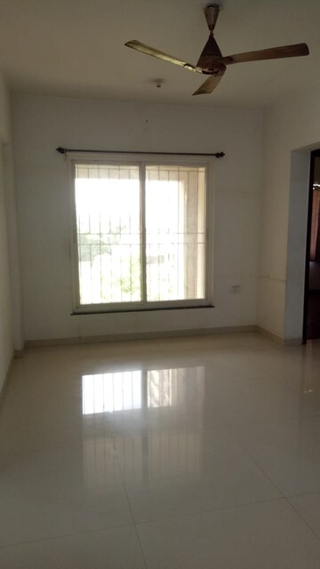 Room in 2 BHK Apartment at Essen Aishwaryam Comfort Phase-I, Akurdi – for Rent