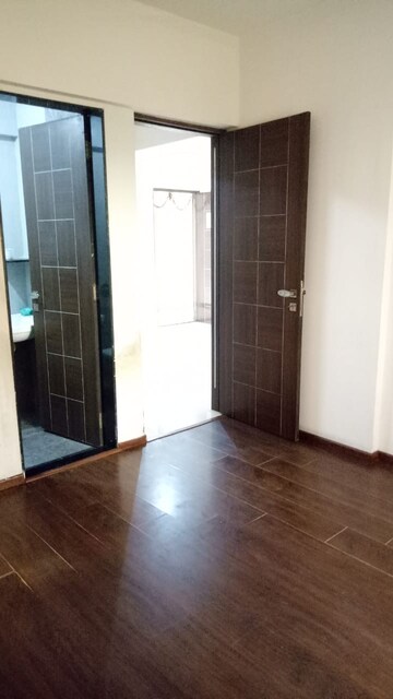 Room in 2 BHK Apartment at Essen Aishwaryam Comfort Phase-I, Akurdi – for Rent