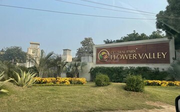 Plot For Sale in Sector 4