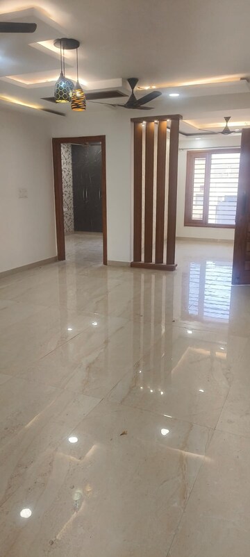 Room in 5 BHK Villa at BPTP Park Elite Premium, Sector 84 – for Sale