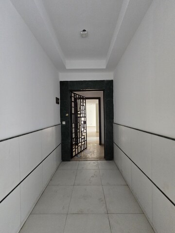 Building Lobby in 4 BHK Apartment at Mahagun Maestro, Sector 50 – for Sale