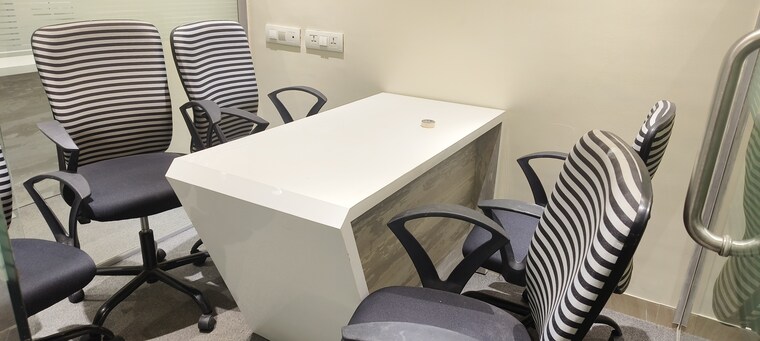 Team Area, laxmi-business-park Commercial Office Space 800 Sq.Ft. In Oshiwara Mumbai 8801030