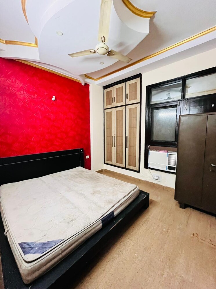 Bedroom, niti khand Pg For Girls In Niti Khand 8801059