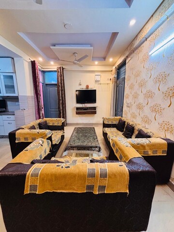 Living Room in  Pg at Niti Khand – for Rent