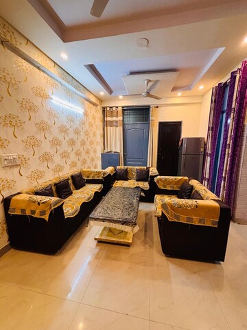  Pg For Rent in Niti Khand
