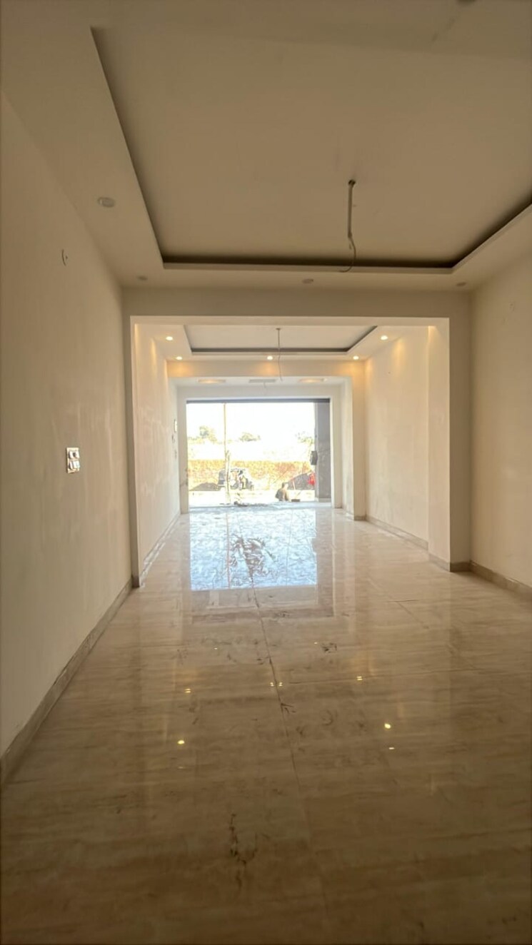 Room, kandoli Commercial Shop 500 Sq.Ft. In Kandoli Dehradun 8801044