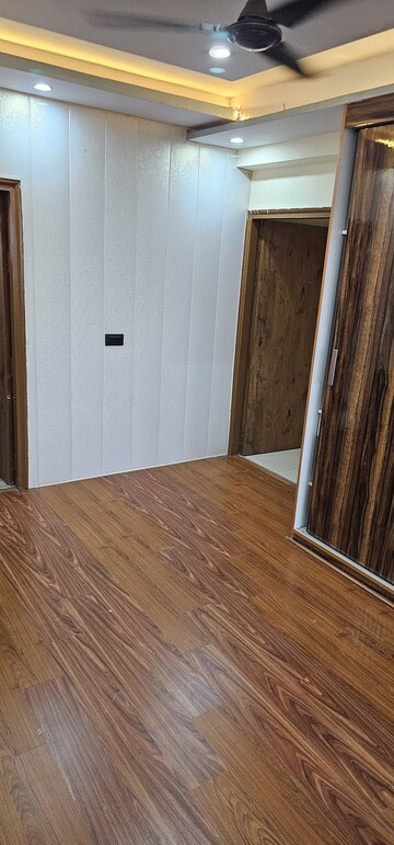 Room in 3 BHK Apartment at Stellar One, Sector 1 Greater Noida – for Sale