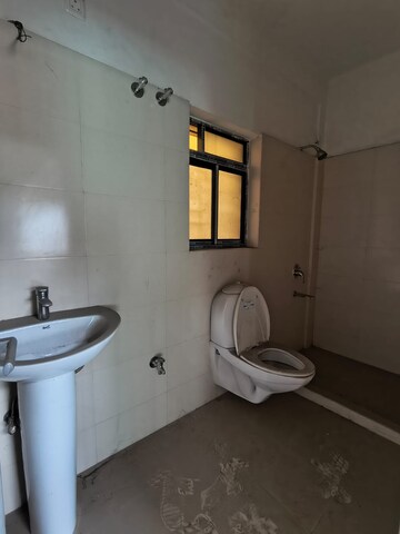 Bathroom in 3 BHK Apartment at Capricorn Jewels, New Alipore – for Sale