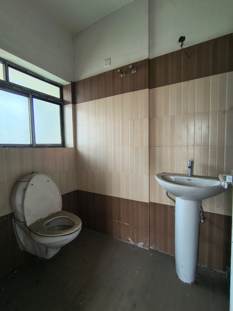 Bathroom, capricorn-jewels 3 Bedroom 1575 Sq.Ft. Apartment In New Alipore Kolkata 8801054