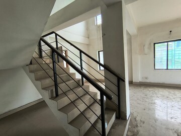 Staircase in 3 BHK Apartment at Capricorn Jewels, New Alipore – for Sale