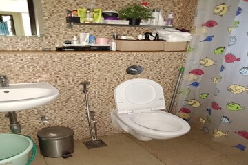 Bathroom in 1.5 BHK Apartment at Lodha Lakeshore Greens, Dombivli East – for Sale
