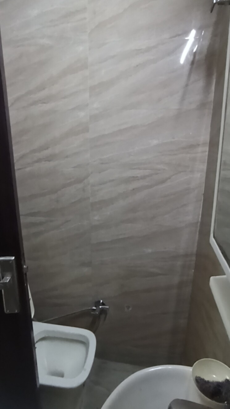 Bathroom, ashok nagar 2.5 Bedroom 900 Sq.Ft. Builder Floor In Ashok Nagar Delhi 8801077