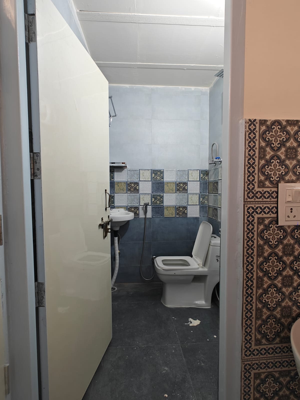 2 BHK Builder Floor For Rent in Niti Khand