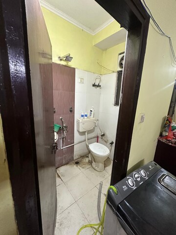 Master Bedroom in 1 BHK Builder Floor at Shakti Khand – for Rent