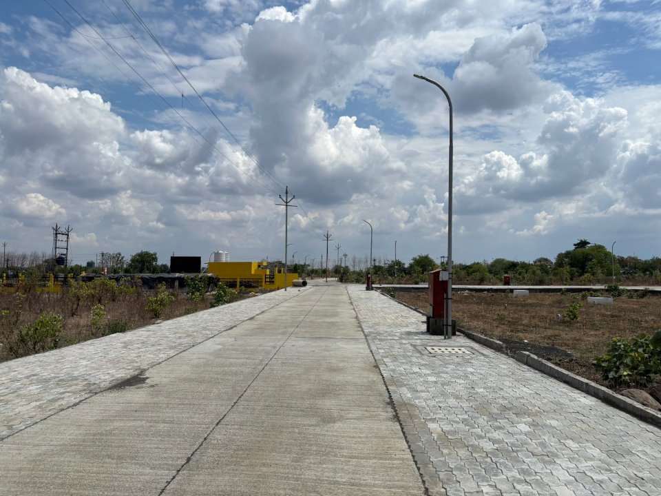 Plot For Sale in Green Acres